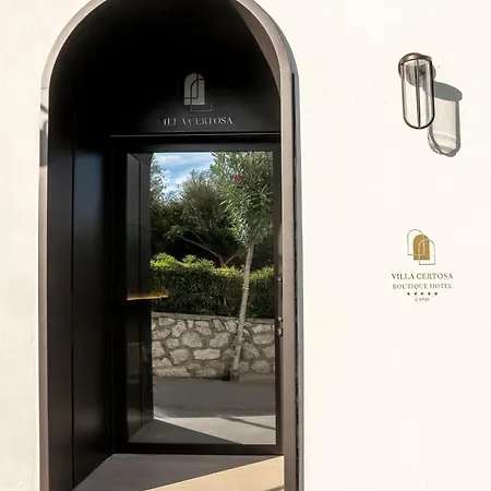 Certosa Boutique מלון