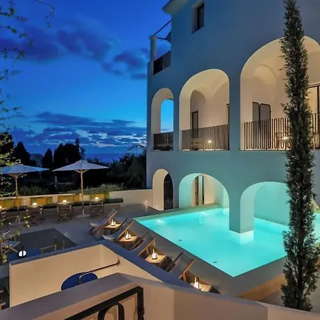 מלון Certosa Boutique 5*